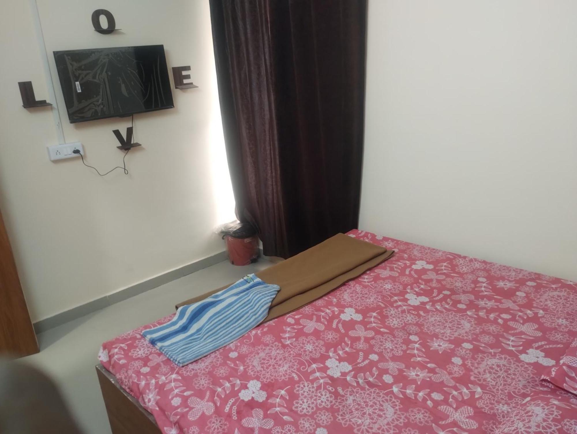 Hotel Metro Althan Surat Zewnętrze zdjęcie