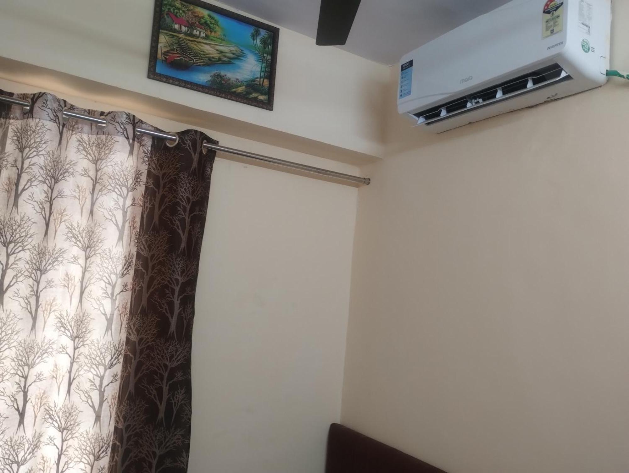 Hotel Metro Althan Surat Zewnętrze zdjęcie